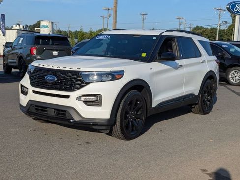 Certified 2023 Ford Explorer ST-Line w/ Class IV Trailer Tow Package RWD image 7