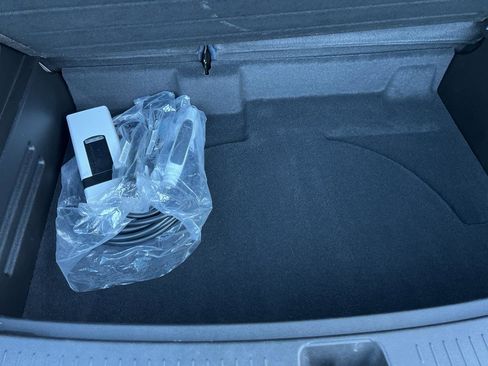 Used 2022 Chevrolet Bolt EUV Premier w/ Super Cruise Package image 10