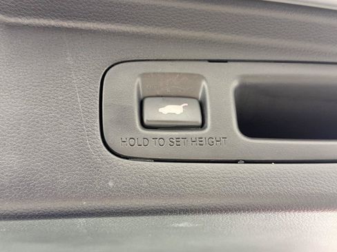 Used 2023 Honda CR-V EX-L image 17
