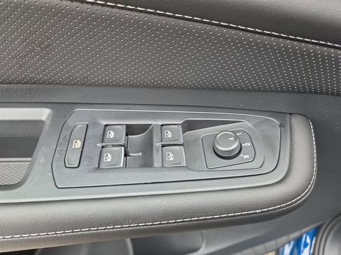 New 2026 Volkswagen Atlas SE image 13