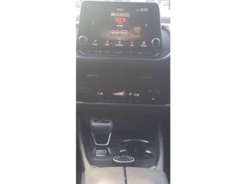 Used 2021 Nissan Rogue SV image 4