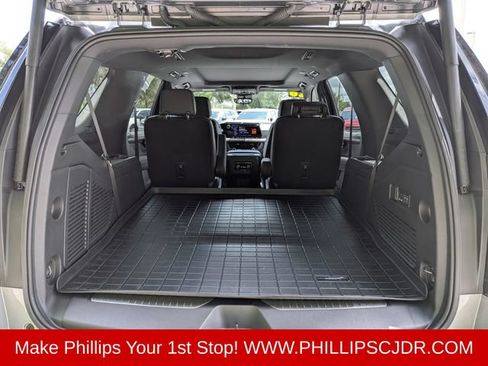 Used 2026 Chevrolet Tahoe High Country AWD/4WD image 12