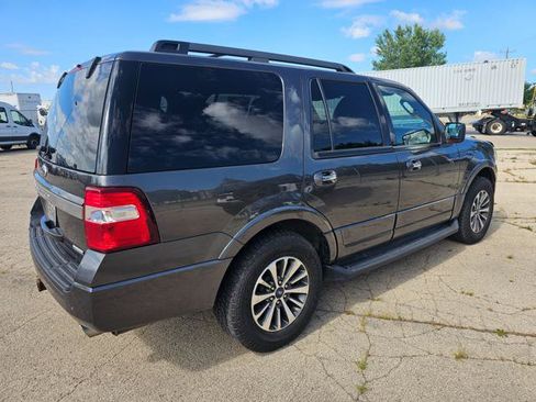 Used 2016 Ford Expedition XLT w/ Equipment Group 202A AWD/4WD image 3