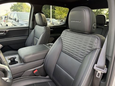 Used 2025 GMC Sierra EV Denali image 23