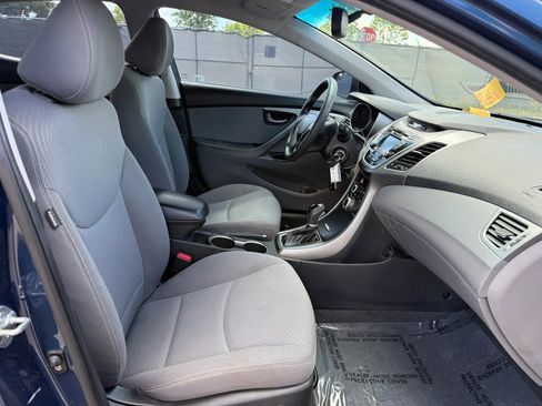 Used 2016 Hyundai Elantra SE w/ Option Group 02 FWD image 18