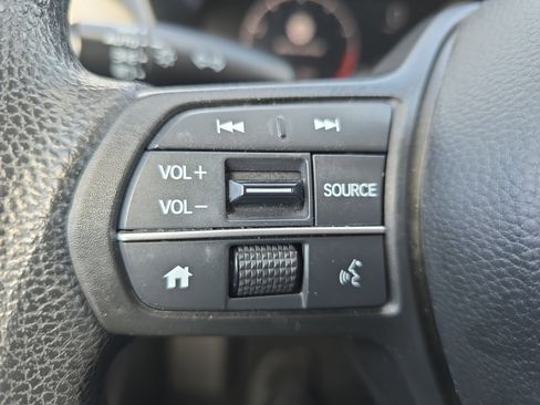 Used 2023 Honda HR-V LX image 15