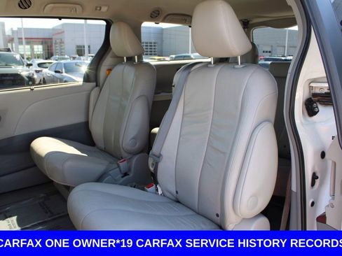 Used 2014 Toyota Sienna XLE w/ XLE Premium Package FWD image 25