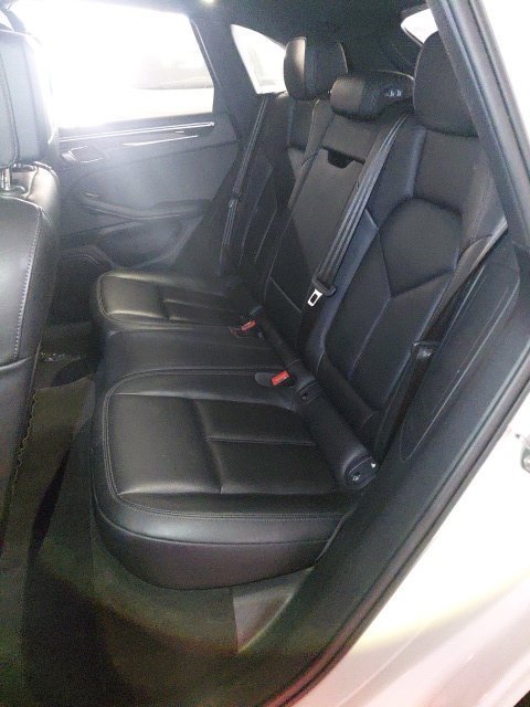 Used 2024 Porsche Macan AWD/4WD image 6