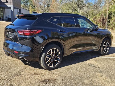 Used 2025 Chevrolet Blazer RS image 3