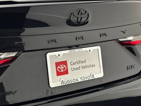 Used 2026 Toyota Camry Hybrid w/ Convenience Package FWD image 8