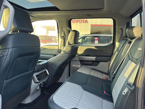 Used 2022 Ford F150 Limited image 9