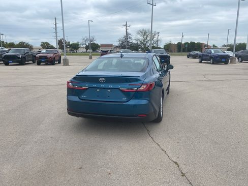 Used 2026 Toyota Camry LE w/ Convenience Package FWD image 12