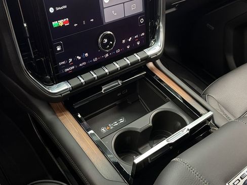 Used 2026 GMC Yukon Denali w/ Sun & Power Step Package image 35