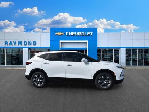 New 2026 Chevrolet Blazer LT w/ Sound & Technology Package AWD/4WD image 2