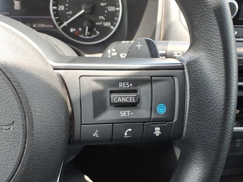Used 2024 Nissan Rogue SV FWD image 18