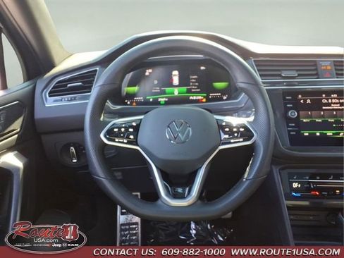 Used 2023 Volkswagen Tiguan SE R-Line FWD image 23