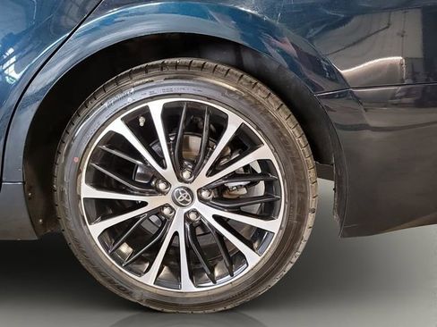 Used 2018 Toyota Camry SE FWD image 23