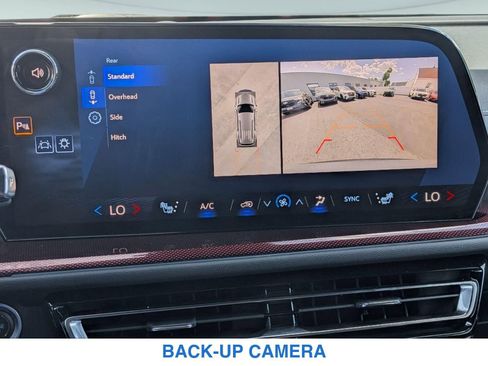 Used 2025 Chevrolet Traverse Z71 w/ Enhanced Driving Package AWD/4WD image 23