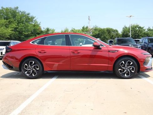 Used 2025 Hyundai Sonata SEL FWD image 4