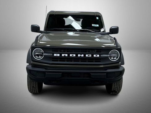 New 2025 Ford Bronco 4-Door image 2