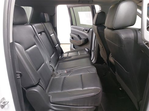 Used 2018 Chevrolet Suburban LT image 14