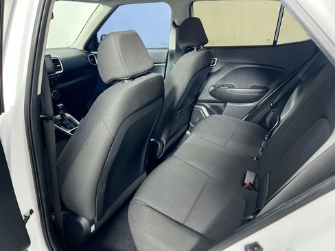 Used 2021 Hyundai Venue SE image 26