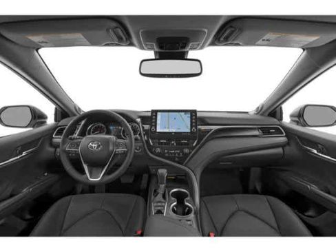 Used 2024 Toyota Camry XLE FWD image 4