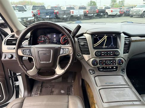 Used 2016 GMC Yukon XL Denali w/ Open Road Package AWD/4WD image 31