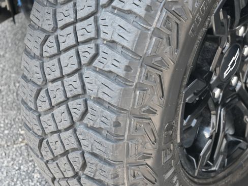 Used 2024 Chevrolet Silverado 1500 ZR2 w/ Technology Package image 15