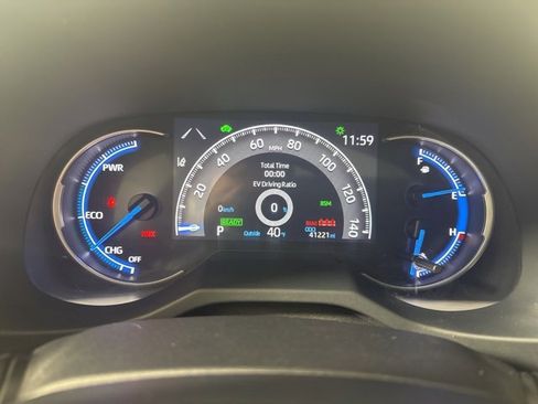 Used 2023 Toyota RAV4 XLE Premium image 18