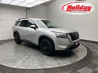Used 2024 Nissan Pathfinder SV video 1