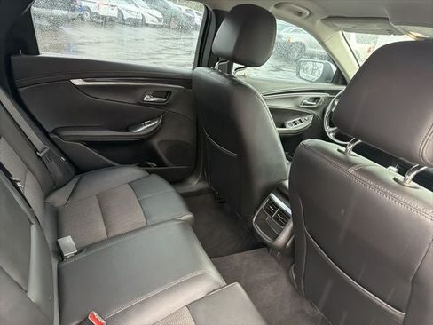 Used 2019 Chevrolet Impala LT FWD image 23