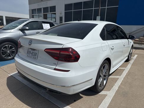 Used 2018 Volkswagen Passat 2.0T R-Line image 6