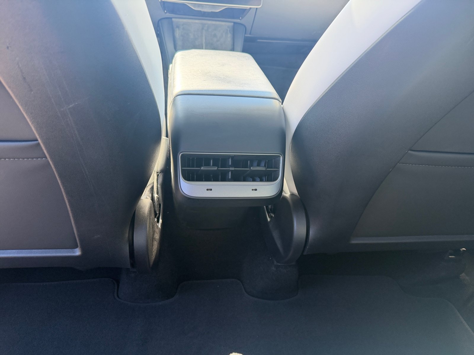 Used 2024 Tesla Model Y Long Range RWD image 28