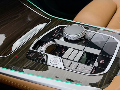 Used 2024 BMW X5 xDrive40i w/ M Sport Package image 17