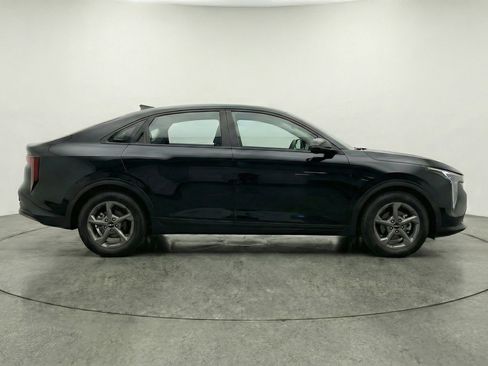 Used 2025 Kia K4 LXS image 11