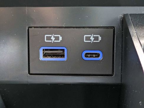 Used 2023 Toyota Tundra Platinum AWD/4WD image 32