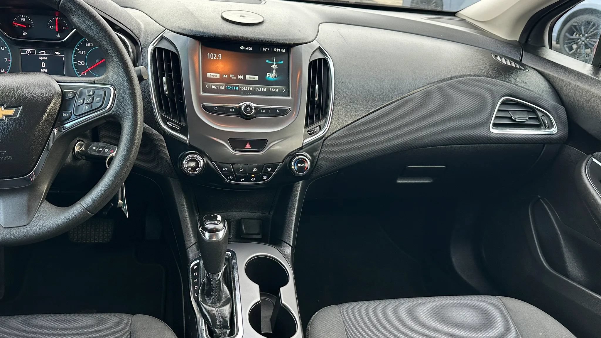 Used 2018 Chevrolet Cruze LT FWD image 11