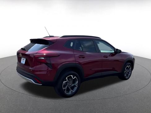 Used 2025 Chevrolet Trax LT FWD image 13