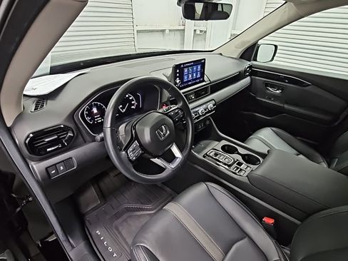 Used 2025 Honda Pilot EX-L image 12
