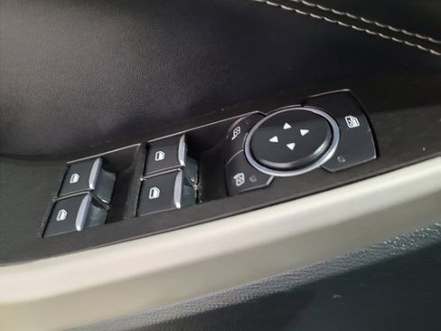 Used 2021 Ford Explorer XLT image 50