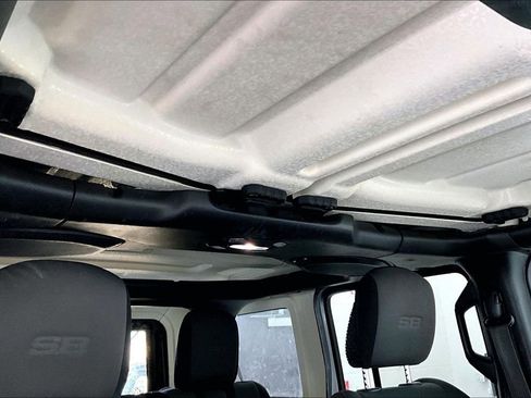 Used 2018 Jeep Wrangler Unlimited Sport S image 22