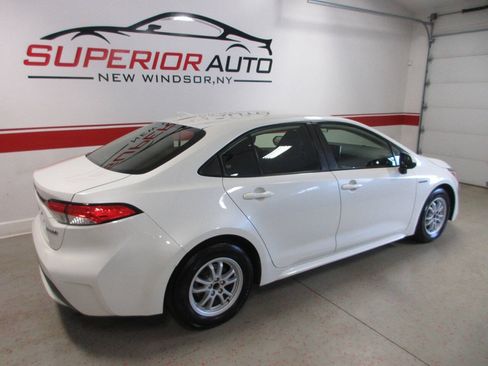 Used 2021 Toyota Corolla LE FWD image 5