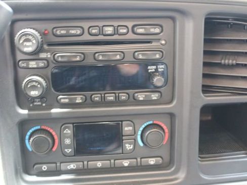 Used 2006 GMC Sierra 2500 SLT w/ Onstar Plus Package image 18