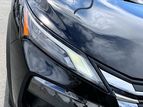 Used 2025 Nissan Rogue SV image 31