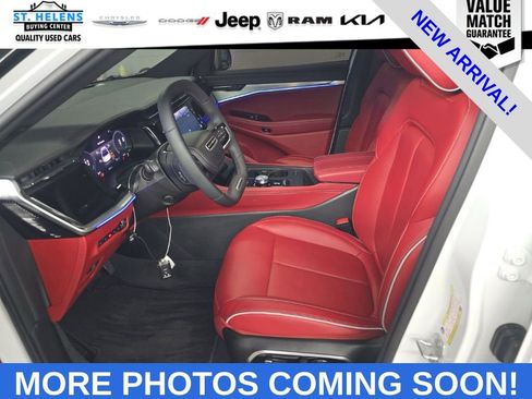 Used 2024 Jeep Wagoneer Launch Edition AWD/4WD image 5