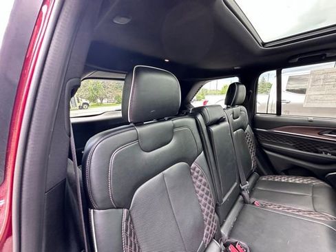Used 2022 Jeep Grand Cherokee Summit w/ MOPAR Finishing Package AWD/4WD image 9