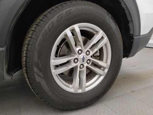 Used 2023 Ford Explorer XLT w/ Equipment Group 202A image 31