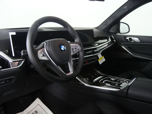 Used 2027 BMW X7 xDrive40i w/ Premium Package AWD/4WD image 12