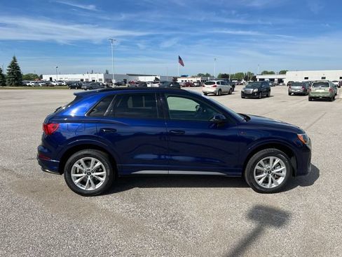 Used 2021 Audi Q3 2.0T Premium w/ Convenience Package AWD/4WD image 4